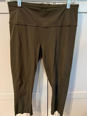 Lululemon Olive Green Cropped Leggings Size 10 High Rise Capri Pocket